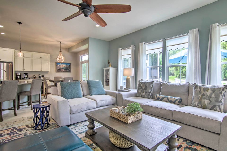 Living Room | WFH Friendly