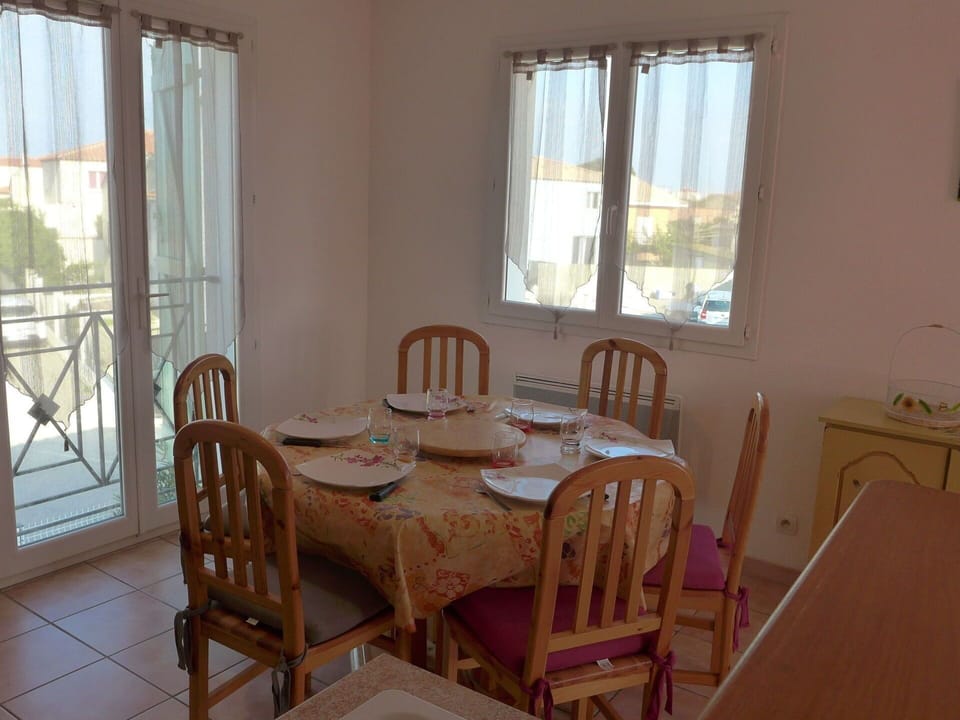 Table, Furniture, Property, Chair, Window, Building, Wood, Textile