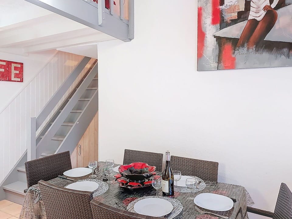 Furniture, Interior Design, Flooring, Wood, Floor, Room, Ceiling, Apartment, Home, Lighting