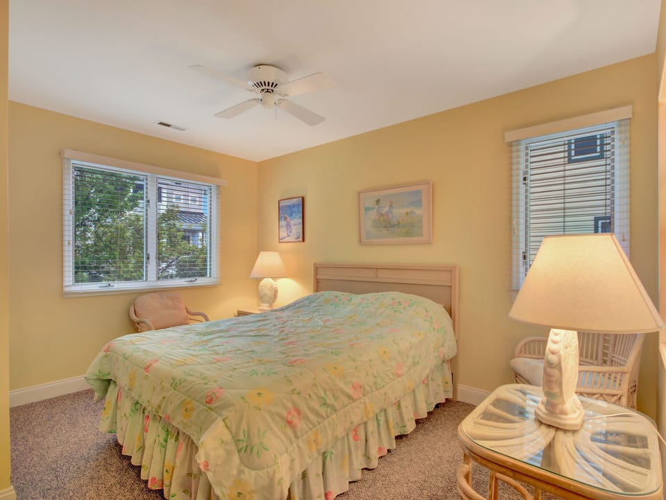 FIRST FLOOR REAR BEDROOM