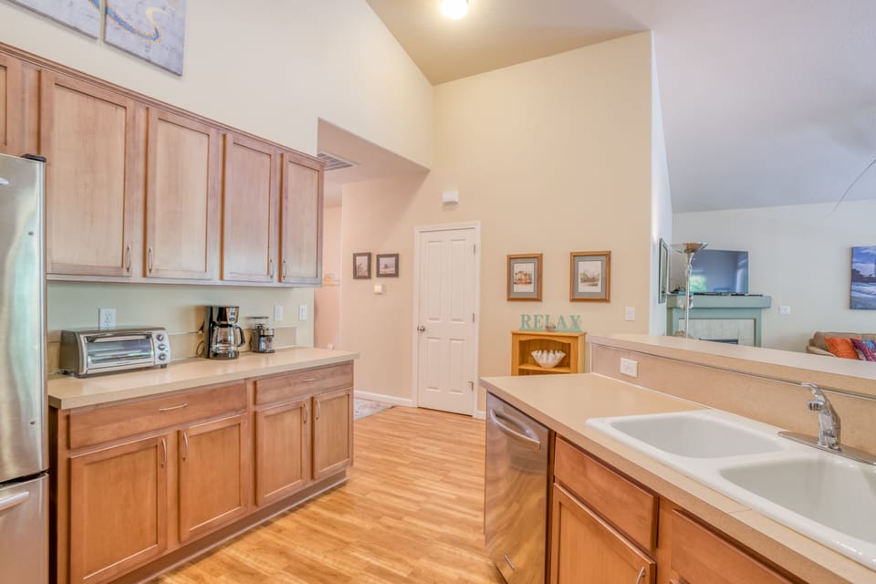 Kitchen/ Hallway Space