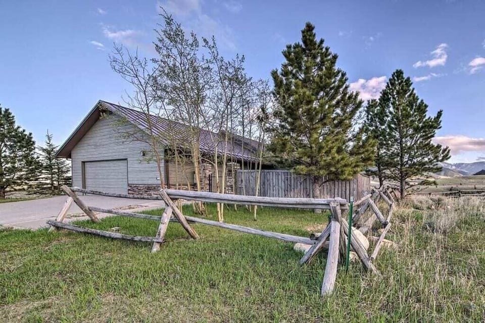 The garage makes winter visits easy to transition after a long day of skiing