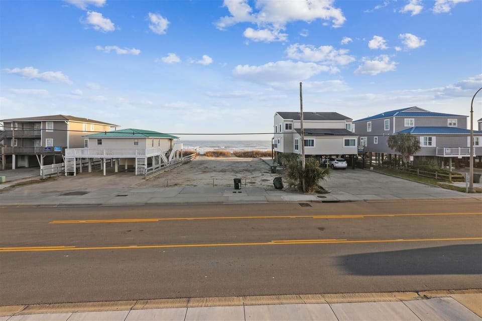 Enjoy the fabulous views of the ocean!
