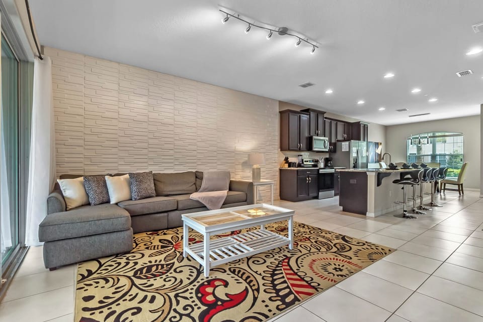 1564 Carey Palm Circle (3).jpg