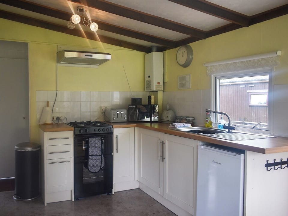 Kitchen | Sherdale Lodge - Caer Beris Lodges, Builth Wells