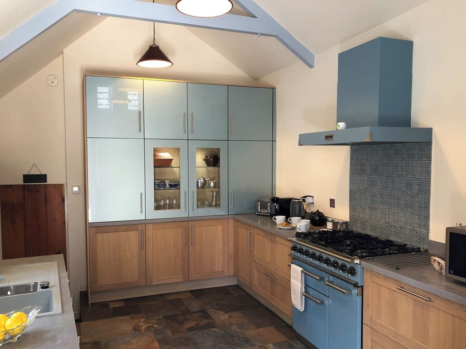 Cottage kitchen | Church View Cottage and Barn, Hatherleigh, near Okehampton