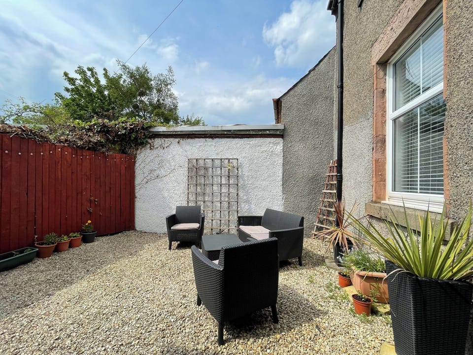 Sitting-out-area | Stanford House, Inverness