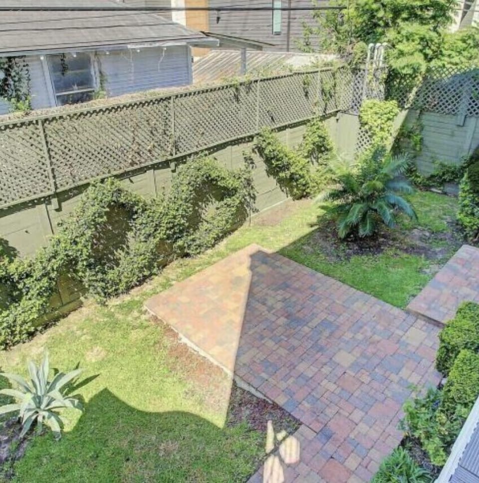 View of the Court yard area from the second floor balcony. 