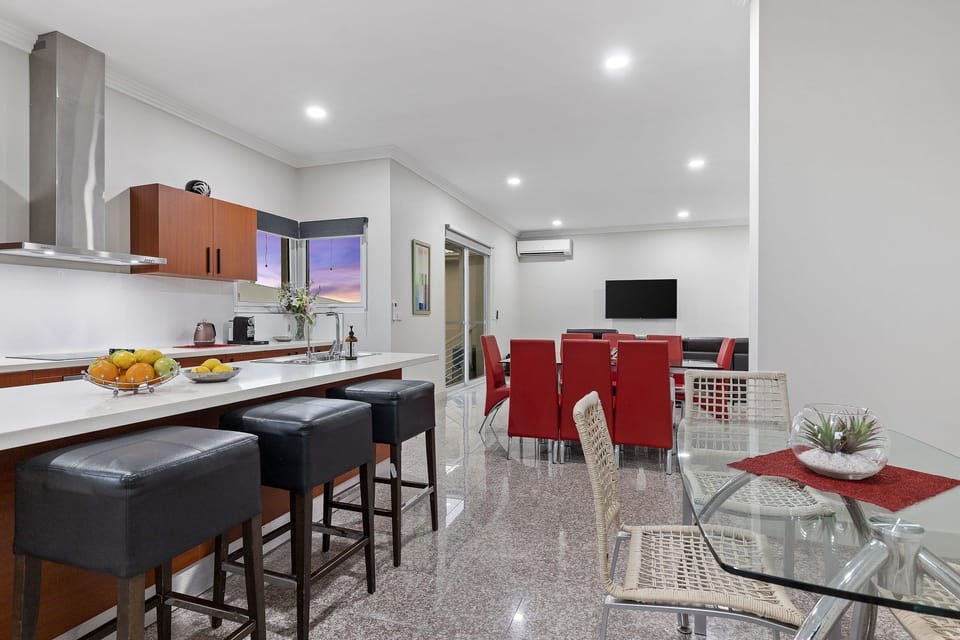 Open Plan Kitchen and Dining Areas
Plenty of Space for Larger Groups 