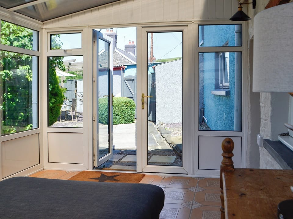 Conservatory | Troedyrhiw Isaf, Tregaron