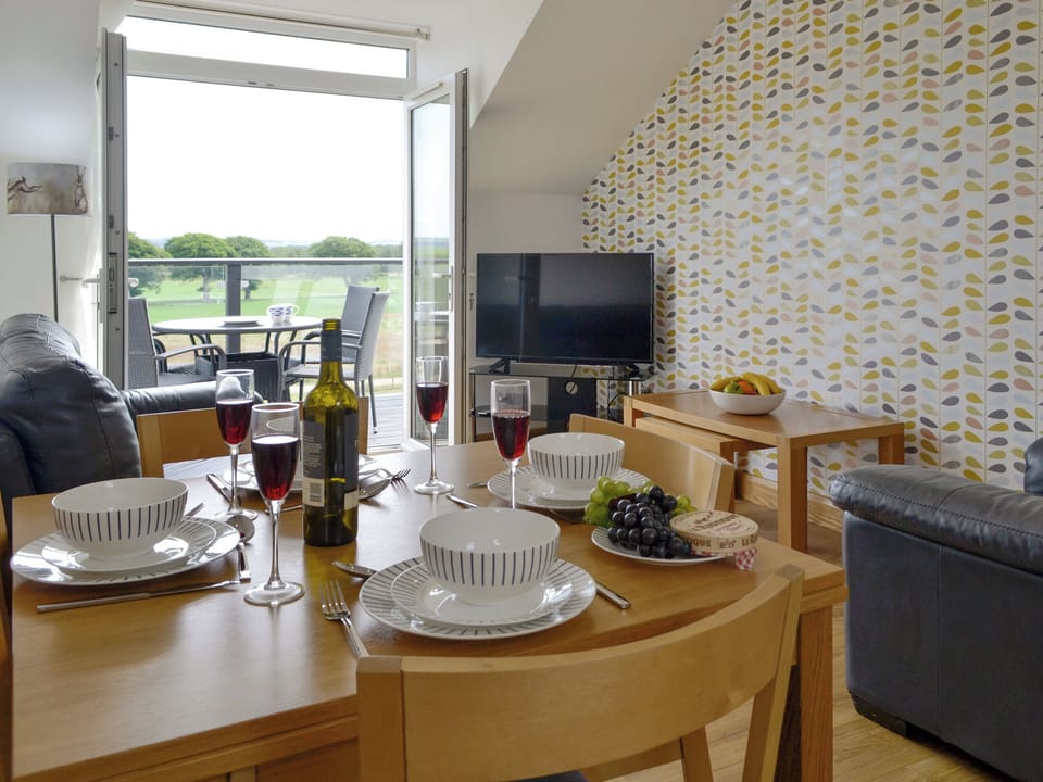 Open plan living space | Gin Case, Gin Case