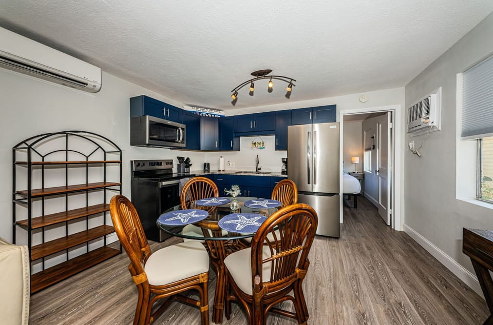 Full kitchen