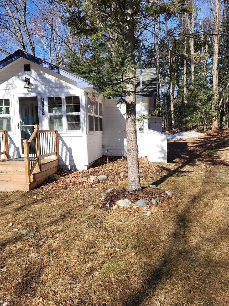 Park on the north side of the cottage.  For more than 1 car please park tandem. 
