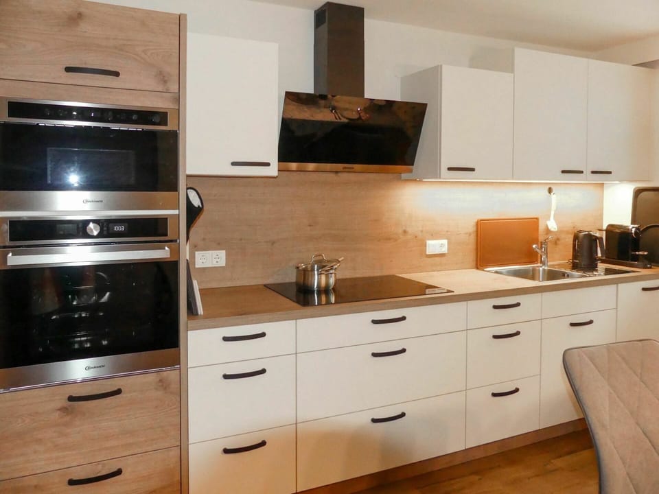 Brown, Cabinetry, Countertop, Property, Furniture, Building, Drawer, Kitchen Sink, Kitchen Appliance, Sink