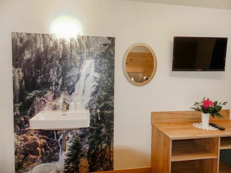 Property, Building, Table, Paint, Plant, Wood, Interior Design, House, Rectangle, Flower