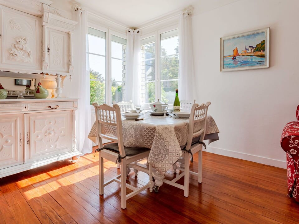 Property, Furniture, Cabinetry, Chair, Table, Wood, Interior Design, Floor, Window, Flooring