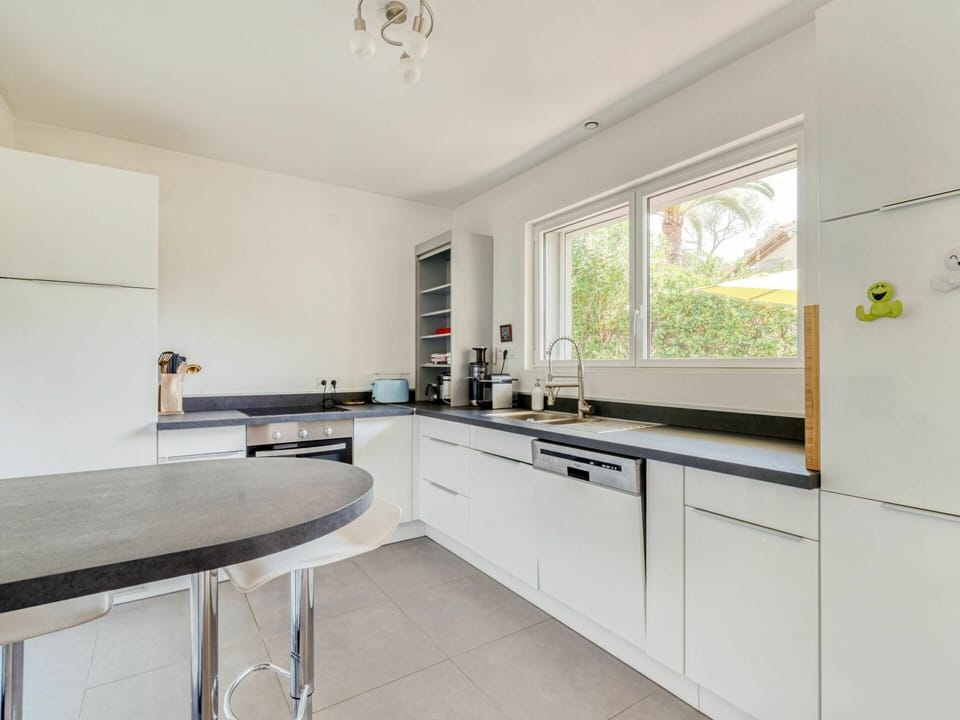 Countertop, Cabinetry, Kitchen Sink, Tap, Sink, Window, Wood, Kitchen, Interior Design, Floor