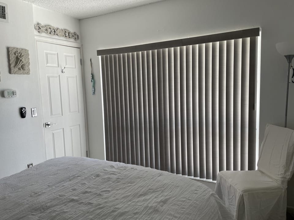 Bedroom, darkening blinds