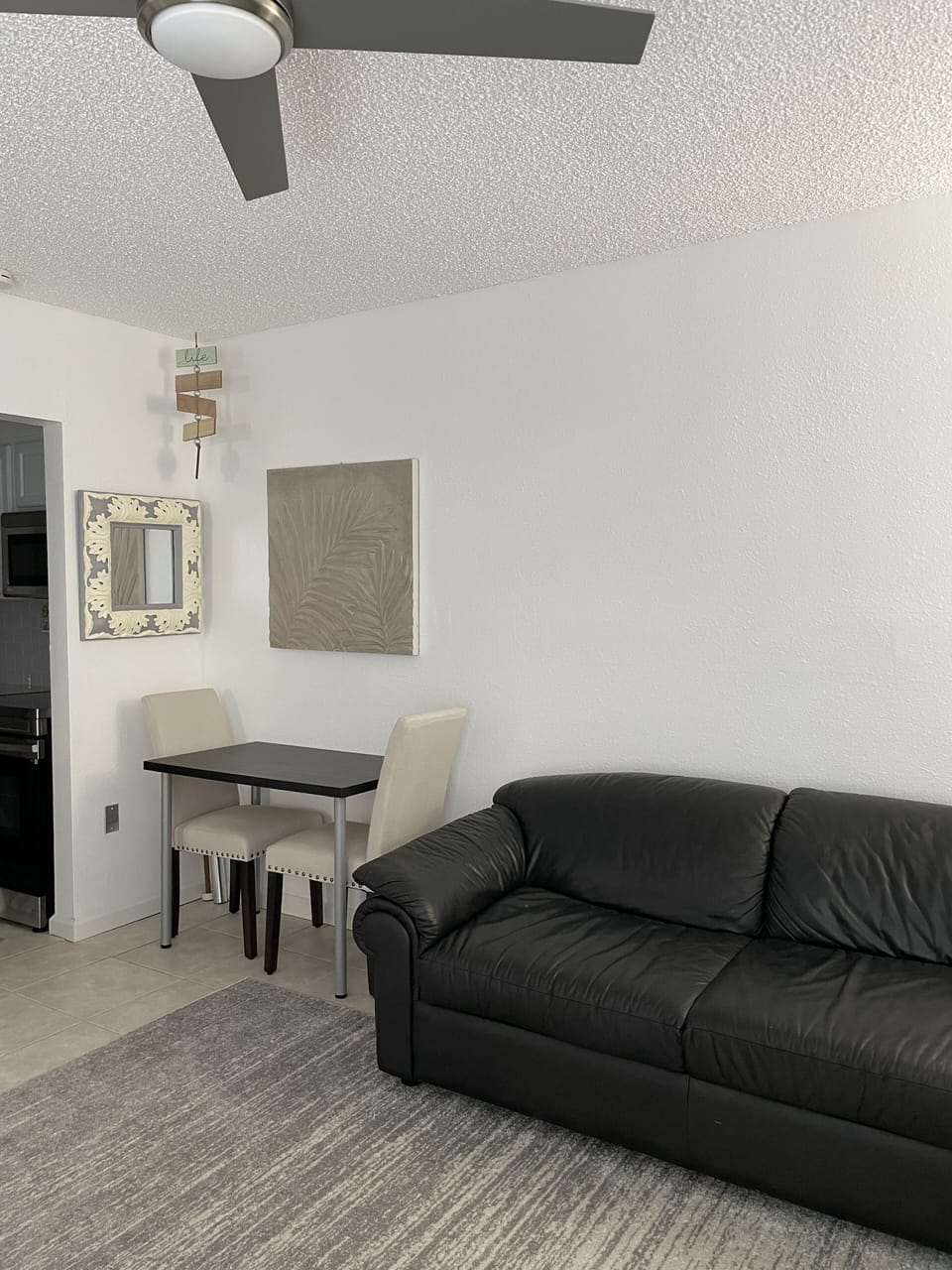 Living Room/Dining Area