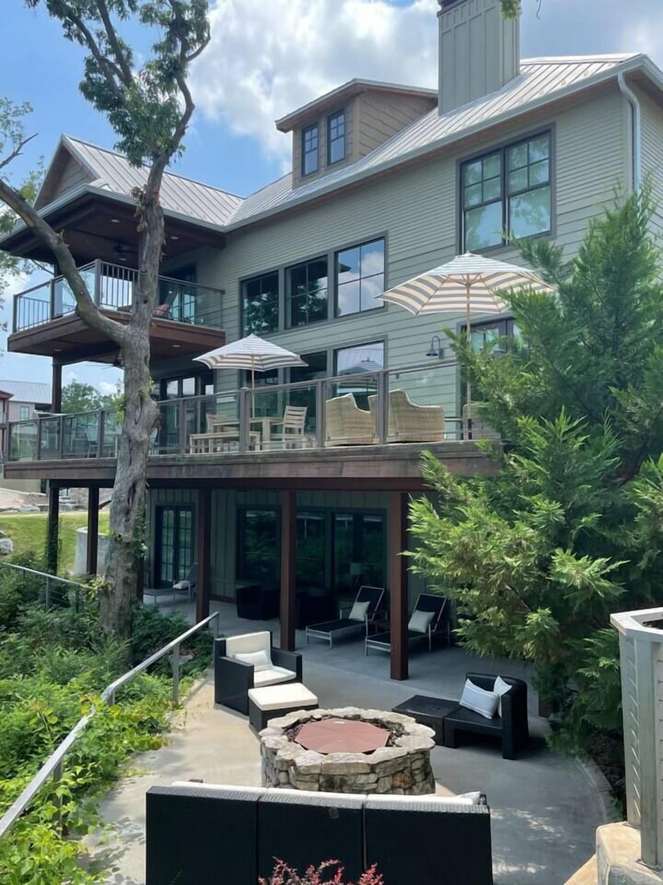 Three levels of lakefront patios!