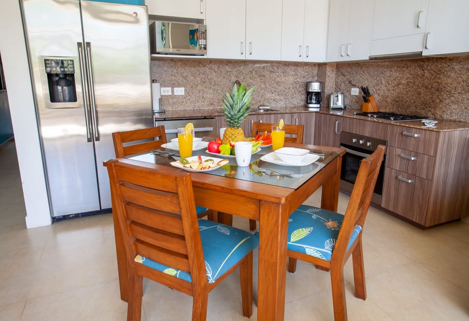 Condo - Image 8