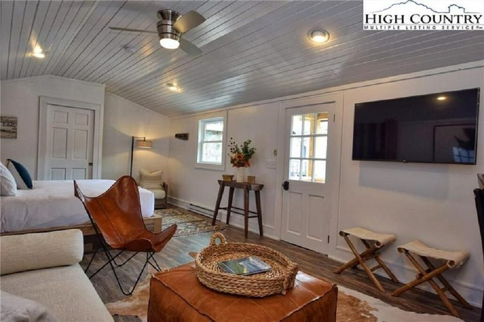 Light and bright with high ceilings and tasteful decor.