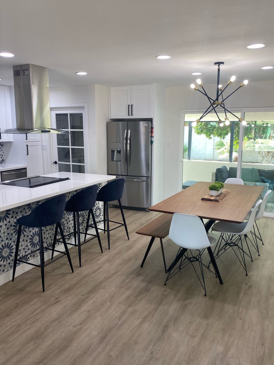 Kitchen/Dining area