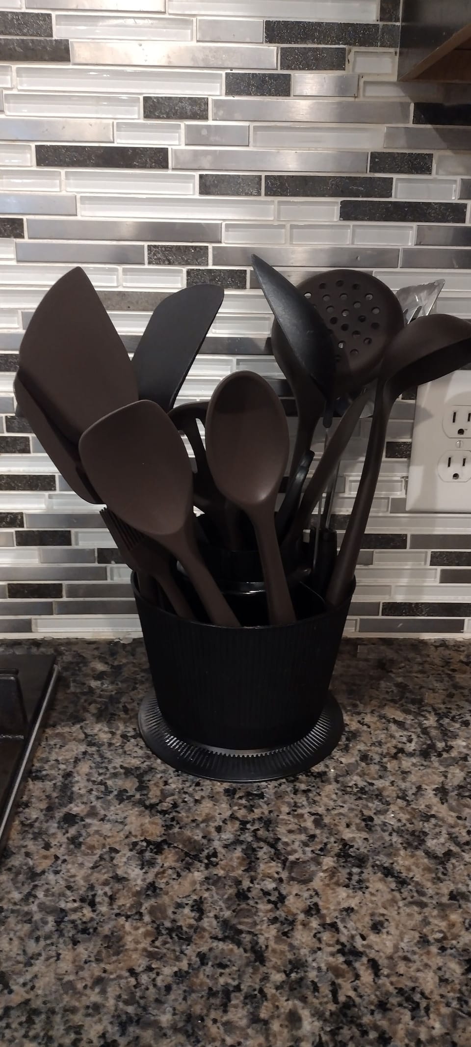 Fully equipped for all your cooking needs. 