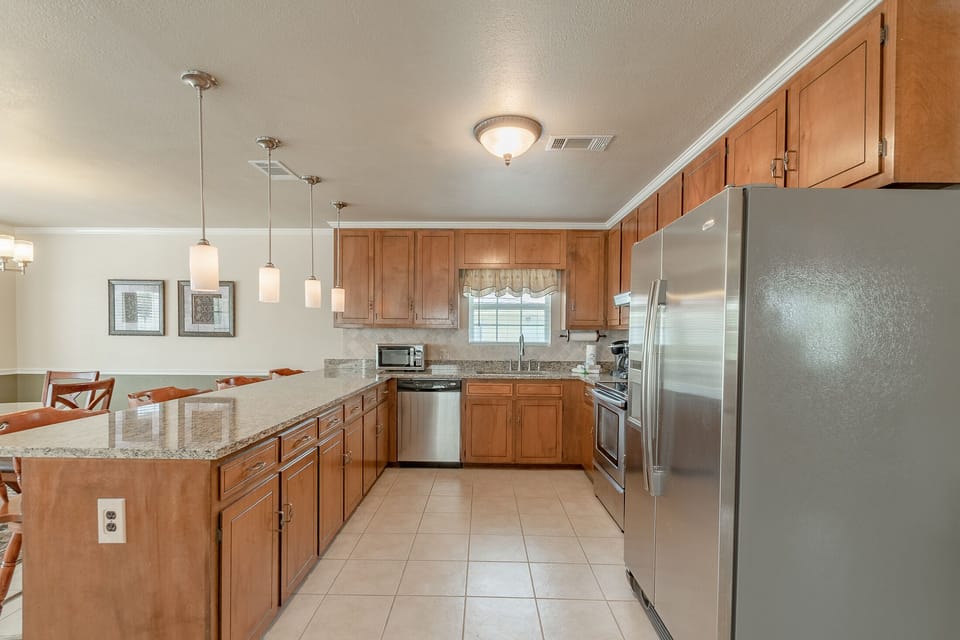 Full Size Kitchen
