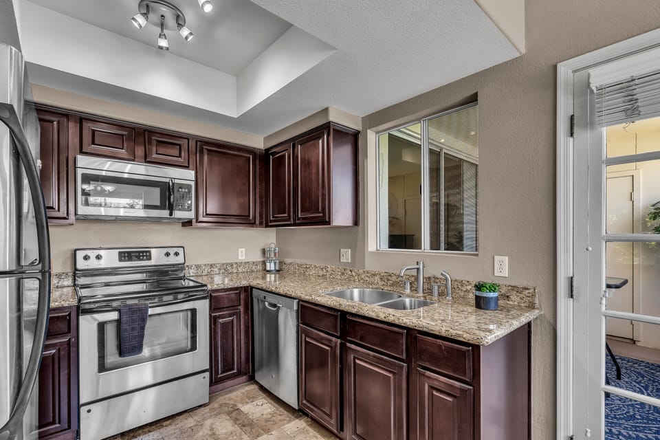 Fully equipped kitchen
