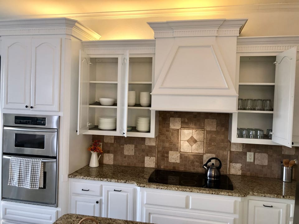 Kitchen has all the basic utensils and dishware for your convenience! 