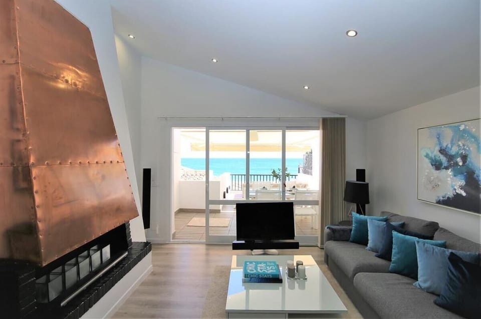 Modern lounge area with very comfortable seating (TV not available)