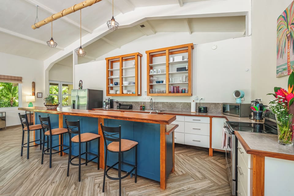 Fully equipped kitchen with everything you need