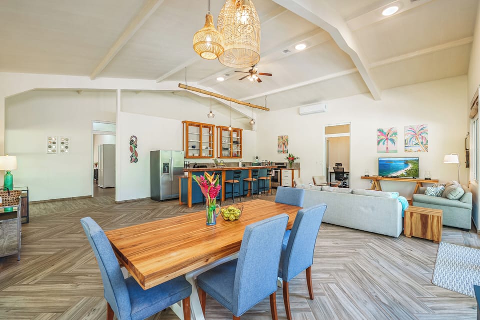 Indoor dining for 8