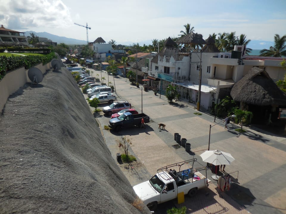 beach front restaurants directly below the complex