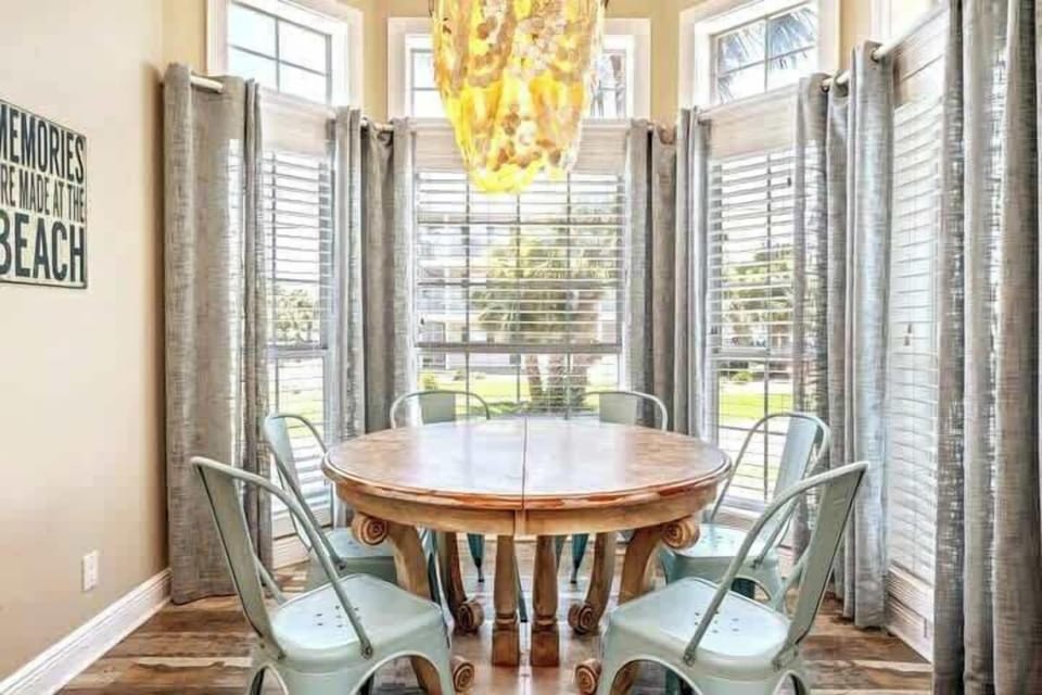 A nicely-lit nook for additional time enjoying a meal together.