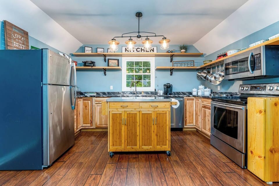 Full Kitchen. Fully equipped. 