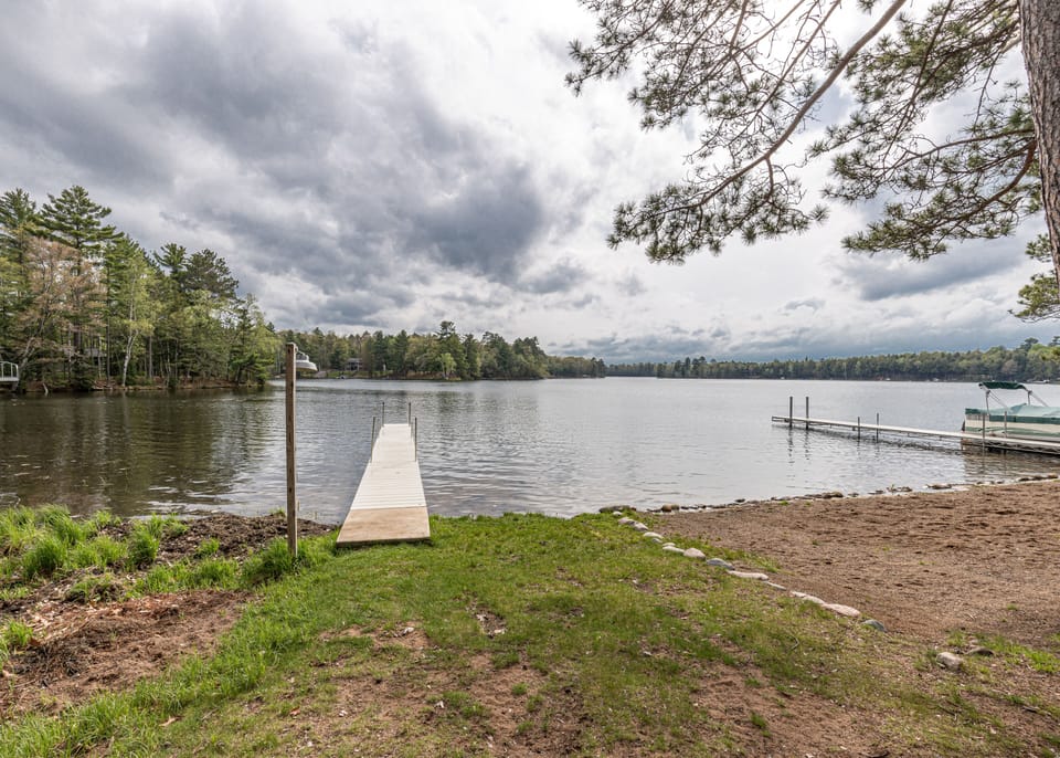 Beautiful lake views and enjoy the eagles soaring