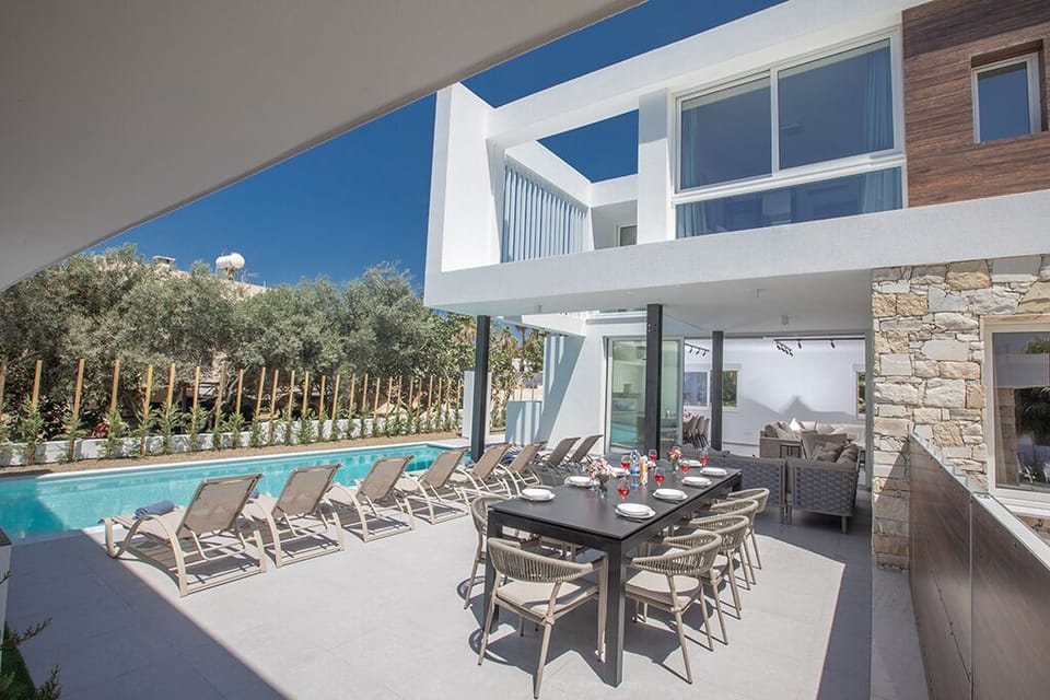 Outside dining area with seating for 10 people