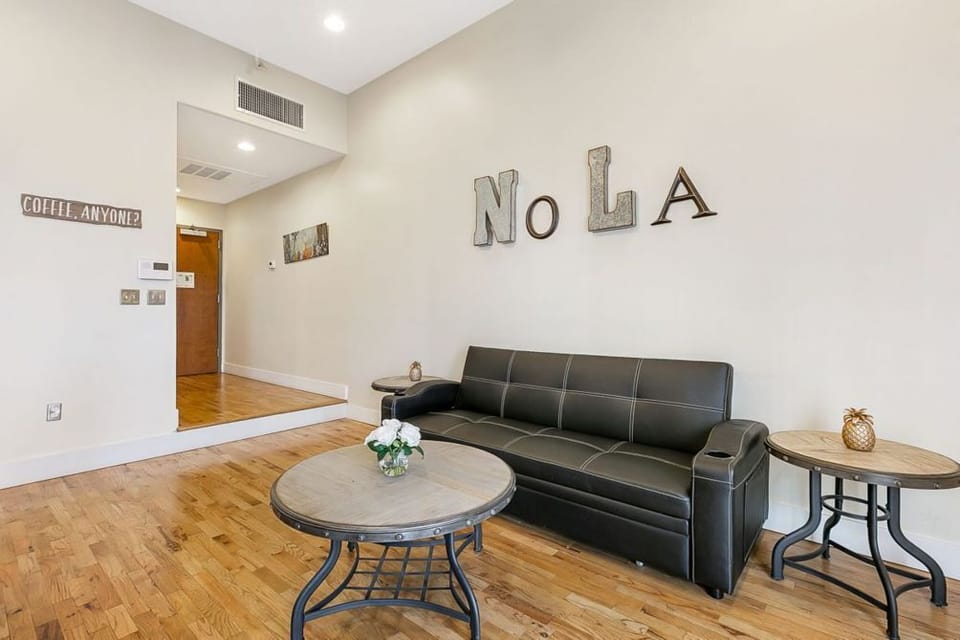 Living room/ Seating area