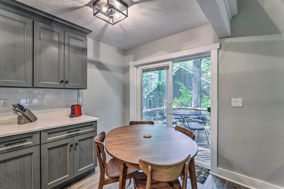 Dining Area | Deck Access