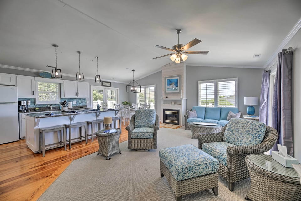 Living Room | Main Level | Free WiFi