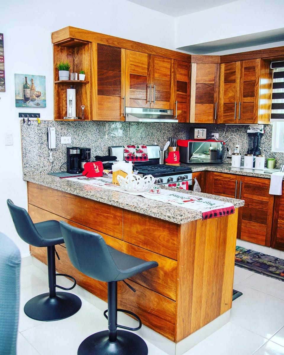 COCINA MAS DESAYUNADOR.