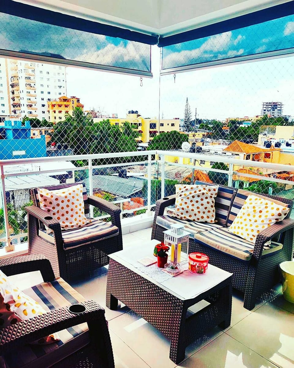 BALCONY!