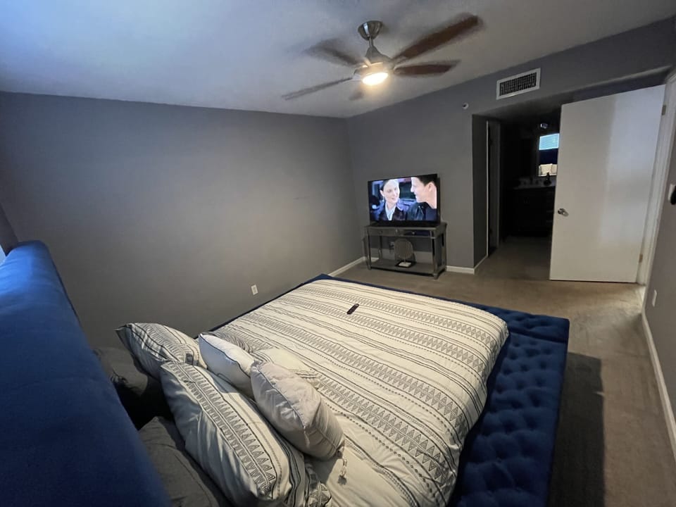 Master King Bed