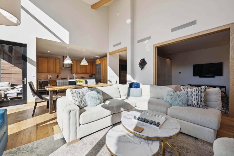 riverfrontlodge-406-9977_54103805928_o