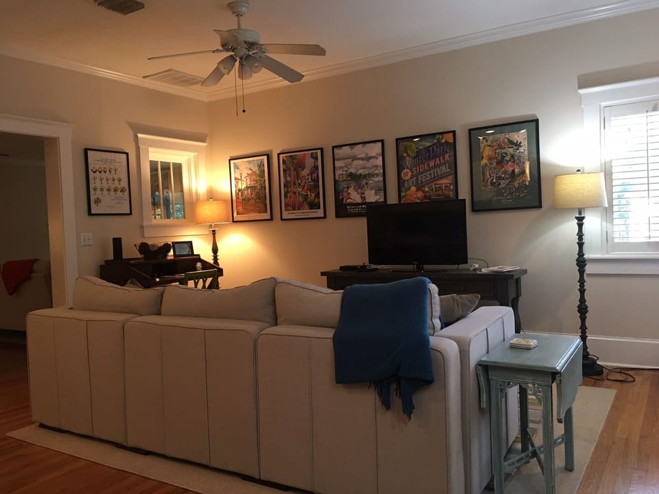 Family Room w TV
