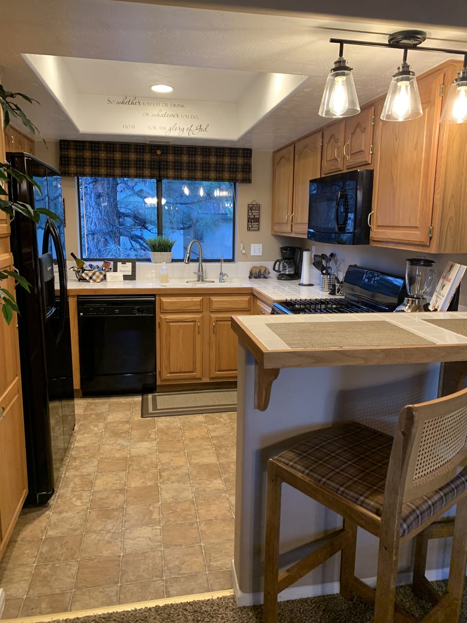 Breakfast Bar & View into Kitchen