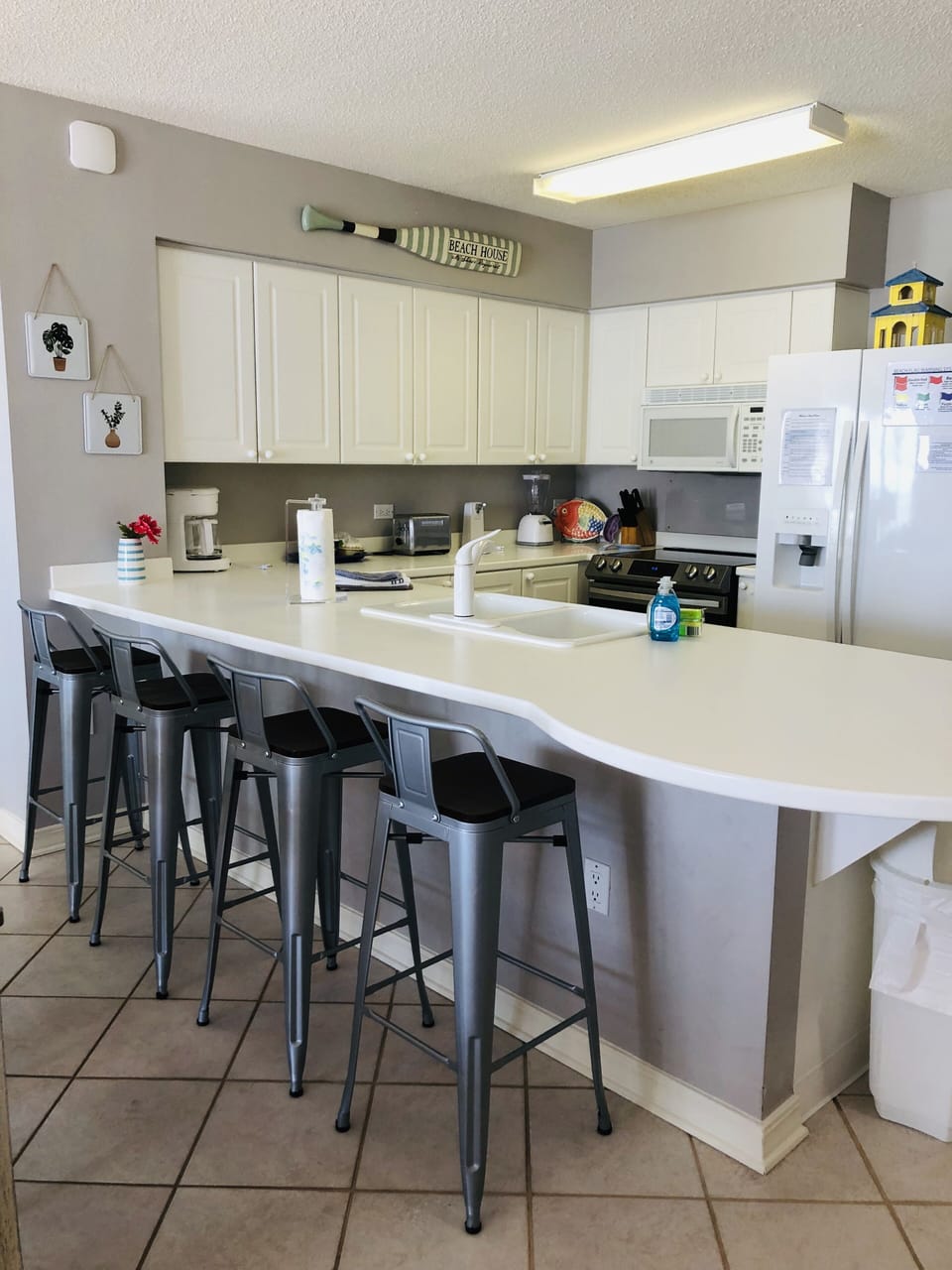 fully equipped kitchen