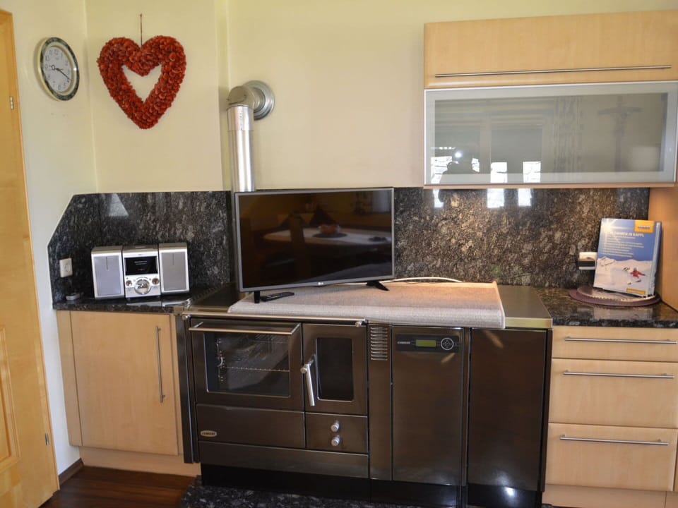 Cabinetry, Countertop, Property, Kitchen Stove, Kitchen Appliance, Kitchen, Gas Stove, Wood, Stove, Home Appliance